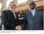 Presidente Lula recebe os cumprimentos do presidente de Benin, Mathieu Kerekou, na chegada ao Palácio Presidencial.