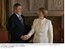 Presidente Lula cumprimenta Michelle Bachelet, nova presidente do Chile durante encontro no Palácio Presidencial de Cerro Castillo.