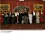 Presidente Lula, dona Marisa e representantes da família real, posam para foto na Galeria de Arte do Guildhall.