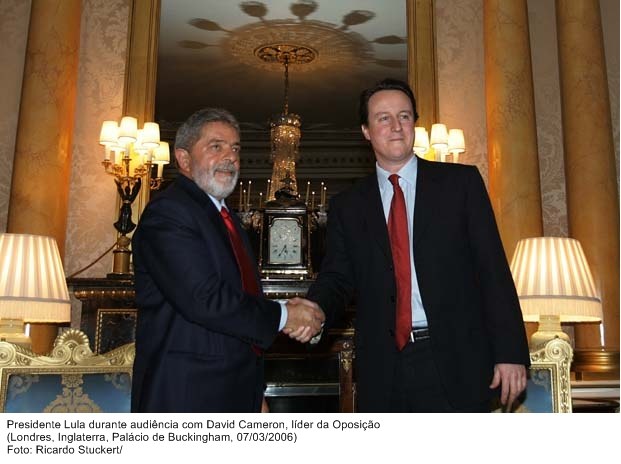 Presidente Lula durante audiência com David Cameron, líder da oposição.