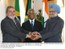Presidente Lula, o presidente da África do Sul, Thabo Mbeki e o prmeiro-ministro da Índia, Manmohan Singh posam para foto oficial.
