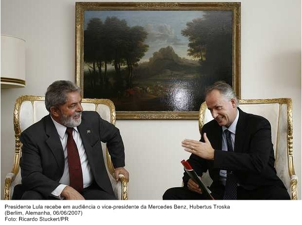 Presidente Lula recebe em audiência o vice-presidente da Mercedez-Benz, Hubertus Troska.