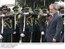 Presidente Lula chega ao largo da independência para cerimônia de deposição floral em homenagem ao primeiro presidente angolano.