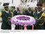 Presidente Lula durante cerimônia de oferenda floral no monumento do primeiro presidente da Angola, Antonio Agostinho Neto.