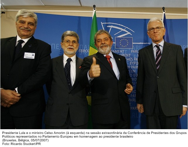 Presidente Lula e o ministro Celso Amorim na sessão extraordinária da Conferência de Presidentes do Grupos Políticos representados no Parlamento Europeu.