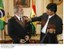 Presidente Lula conversa com o presidente Evo Morales em visita a La Paz.