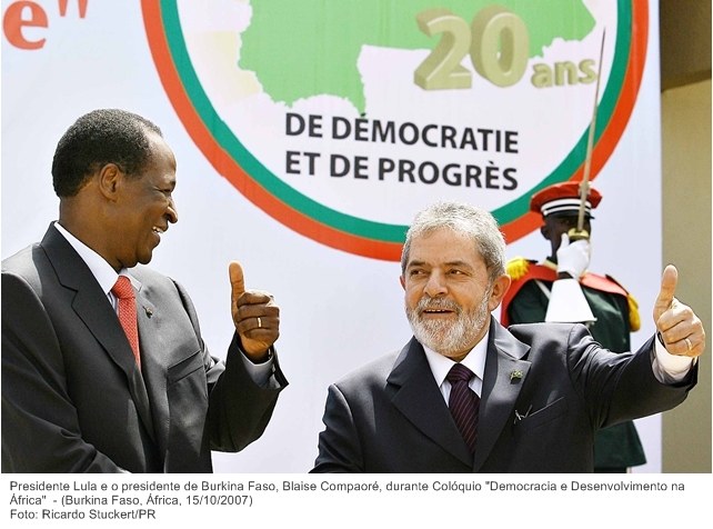Presidente Lula e o presidente de Burkina Faso, Blaise Compaoré, durante Colóquio Democracia e Desenvolvimento na África.