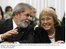 Presidente Lula conversa com a presidente Michelle Bachelet durante visita à escola República del Brasil.