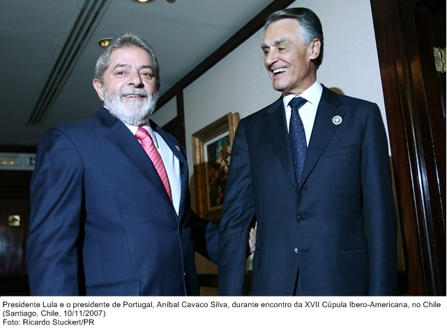 Presidente Lula e o presidente de Portugal, Aníbal Cavaco Silva, durante encontro na XVII Cúpula Ibero-Americana, no Chile.
