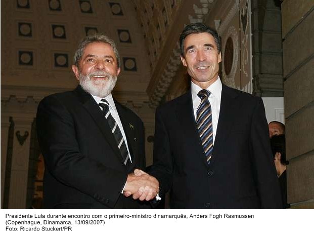 Presidente Lula durante encontro com o primeiro-ministro dinamarquês, Anders Fogh Rasmussen.