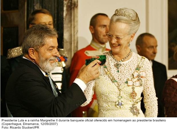 Presidente Lula e a rainha Margrethe II durante banquete oficial oferecido em homenagem ao presidente brasileiro.
