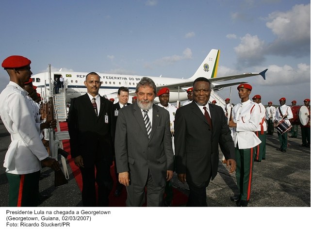 Presidente Lula na chegada a Georgetown.