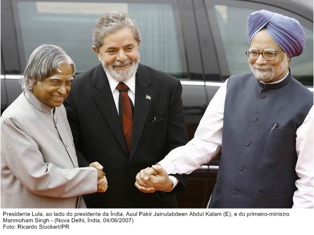 Presidente Lula, ao lado do presidente da Índia, Auul Pakir Jainulabdeen Abdul Kalam e do primeiro-ministro Manmohan Singh.