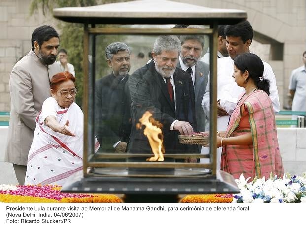 Presidente Lula durante visita ao memorial Mahatma Ghandi, para cerimônia de oferenda floral.