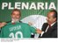 Presidente Lula é presenteado pelo presidente Felipe Calderón, com a camisa da seleção mexicana.