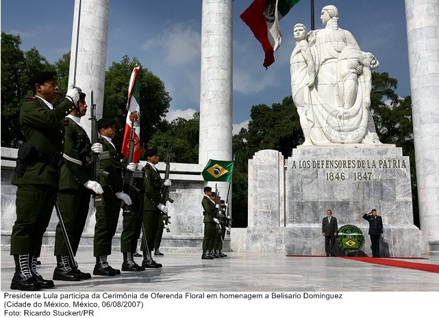 Presidente Lula participa de cerimônia de oferenda floral em homenagem a Belisario Dominguez.