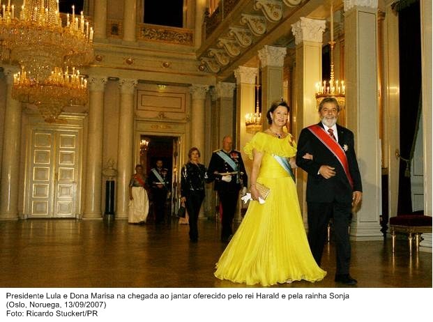 Presidente Lula e dona Marisa na chegada ao jantar oferecido pelo rei Harald e a rainha Sonja.