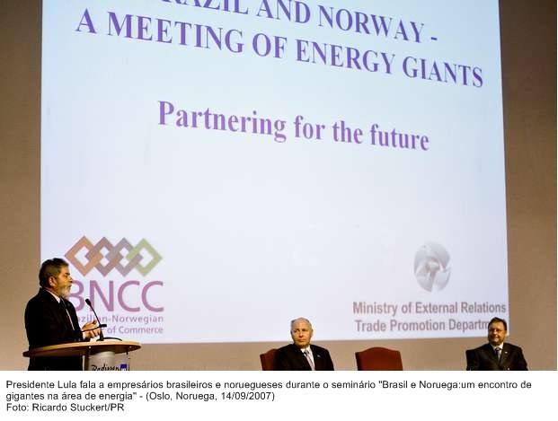 Presidente Lula fala a empresários brasileiro e noruegueses durante o Seminário Brasil-Noruega um encontro de gigantes na área de energia.