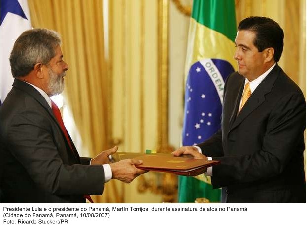 Presidente Lula e o presidente do Panamá, Martín Torrijos, durante assinatura de atos no Panamá.