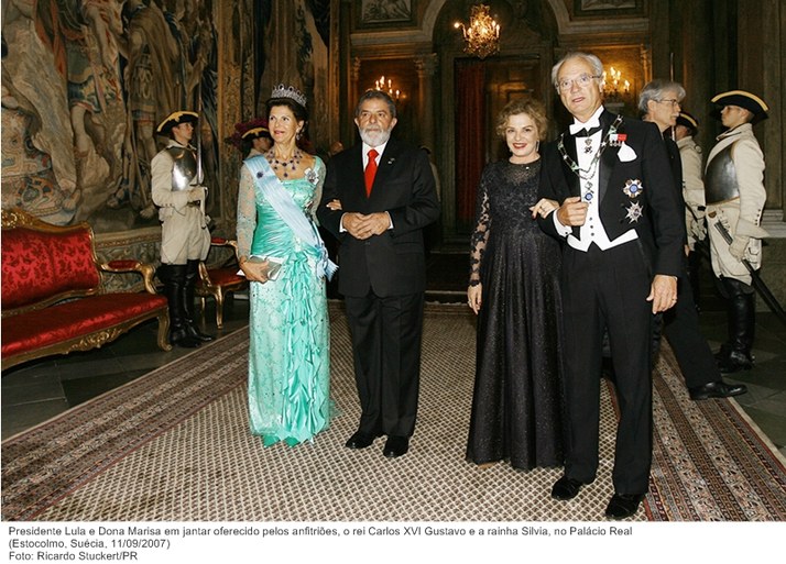 Presidente Lula e dona Marisa em jantar oferecido pelos anfitriões, rei Carlos XVI Gustavo e a rainha Silvia, no Palácio Real.