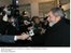 Presidente Lula cumprimenta jornalistas na chegada ao Hotel Belvedere, em Davos.