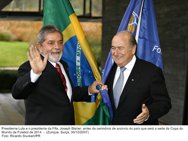 Presidente Lula e o presidente da FIFA, Joseph Blater, antes da cerimônia de anúncio do país que sediará a Copa do Mundo de 2014.