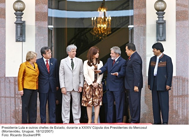 Presidente Lula e demais chefes de estado durante a XXXIV Cúpula dos Presidentes do Mercosul.