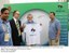 Presidente Lula, o ministro Orlando Silva, o presidente do COB, Carlos Nuzman e o governador do Rio de Janeiro, Sérgio Cabral, durante visita à vila Olimpica.