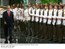 Presidente Lula passa em revista as tropas durante visita em Havana, Cuba.