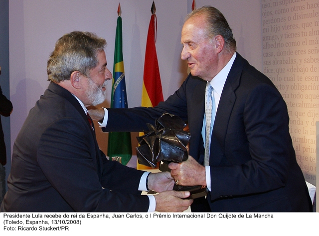 Presidente Lula recebe do rei da Espanha, Juan Carlos, o I Prêmio Internacional Don Quijote de La Mancha.