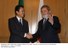 Presidente Lula cumprimenta o primeiro-ministro do Japão, Taro Aso, durante encontro em Washington.