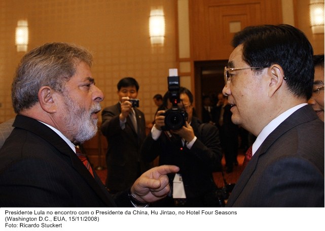 Presidente Lula durante no encontro com o presidente da China, Hu Jintao, no Hotel Four Seasons.