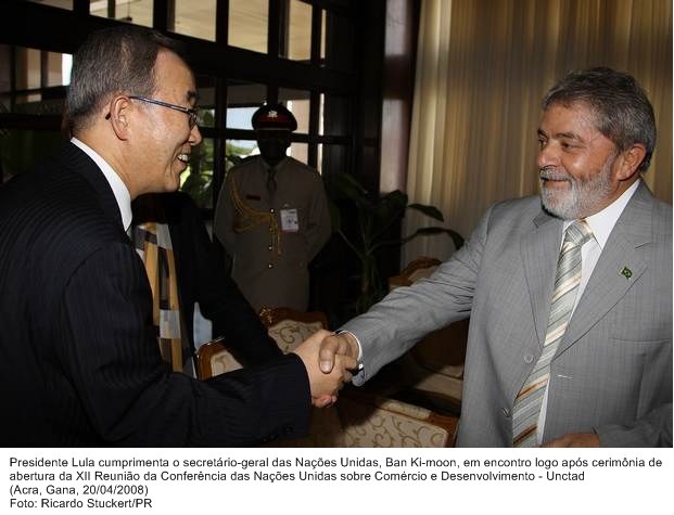 Presidente Lula cumprimenta o secretário-geral das Nações Unidas, Ban Ki-moon, na abertura da XII Reunião da Unctad.