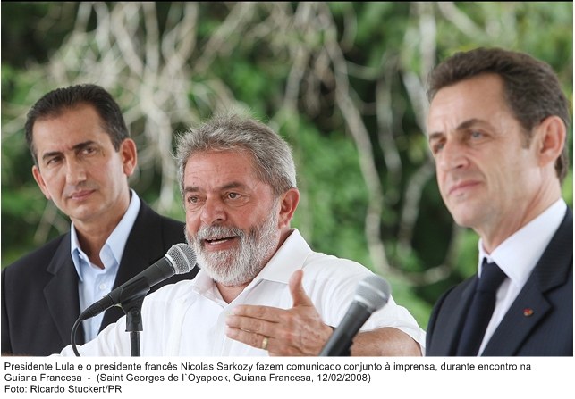 Presidente Lula e o presidente Francês, Nicolas Sarkozy, fazem comunicado conjunto à imprensa.