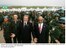Presidente Lula, ao lado do presidente  do Haiti, René Préval, e de soldados do batalhão brasileiro de Minustah, em sua visita ao Haiti.