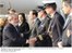 Presidente Lula cumprimenta autoridades na chegada ao aeroporto internacional de Rotterdam, na Holanda.