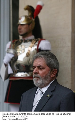 Presidente Lula durante cerimônia de despedida do Palácio Quirinal.