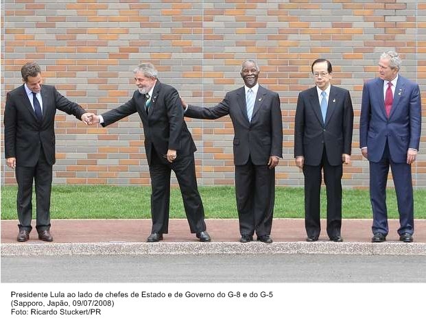 Presidente Lula ao lado de Chefes de Estado e de Governo do G-8 e G-5.