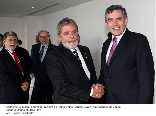 Presidente Lula com o primeiro-ministro do Reino-Unido Gordon Brown, em Sapporo, Japão.