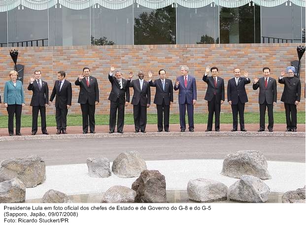 Presidente Lula em foto oficial dos Chefes de Estado e de Governo do G-8 e G-5.