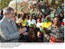 Presidente Lula durante chegada a Praça dos Hérois moçambicanos, para participar de cerimônia de deposição de flores.