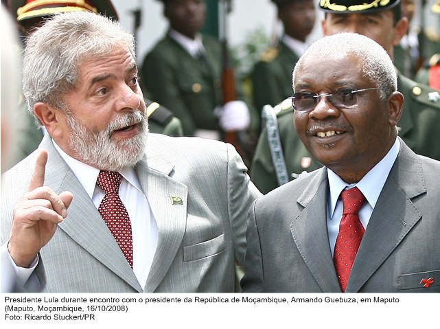 Presidente Lula durante encontro com o presidente da República de Moçambique, Armando Guebuza.
