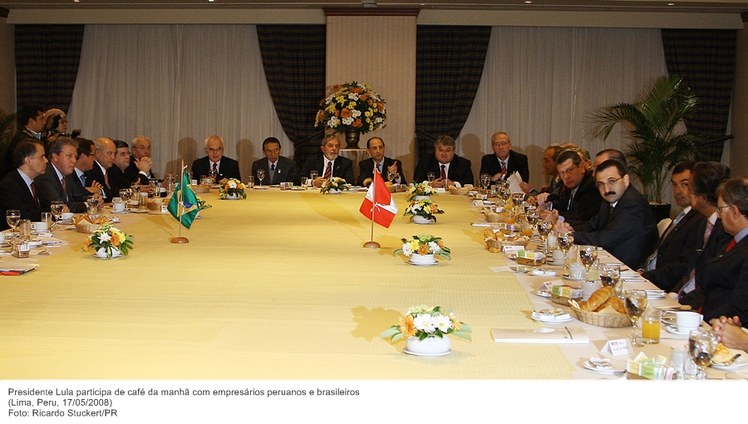 Presidente Lula participa de café da manhã com empresários peruanos e brasileiros.