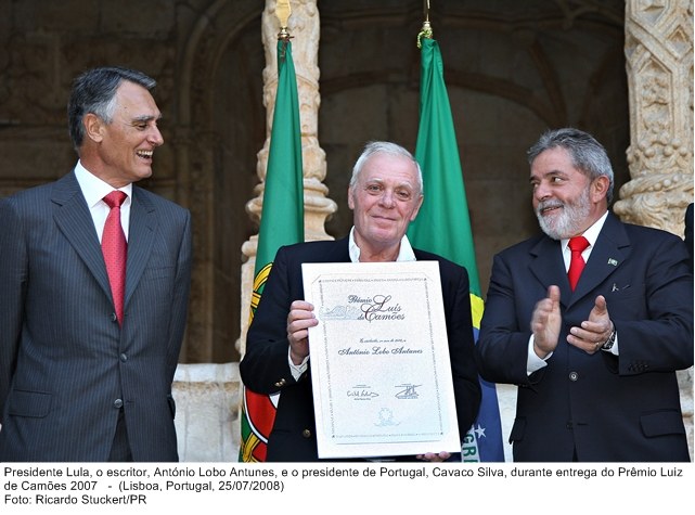 Presidente Lula, o escritor, António Lobo Antunes e o presidente de Portugal, Cavaco Silva, durante entrega do Prêmio Luiz de Camões 2007.