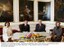 Presidente Lula, dona Marisa, o presidente da República Tcheca, Václav Klauss e a primeira-dama, Lívia Klausova, em visita ao Palácio Episcopal.