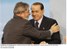 Presidente Lula cumprimenta o primeiro-ministro da Itália, Silvio Berlusconi, durante reunião da FAO em Roma.