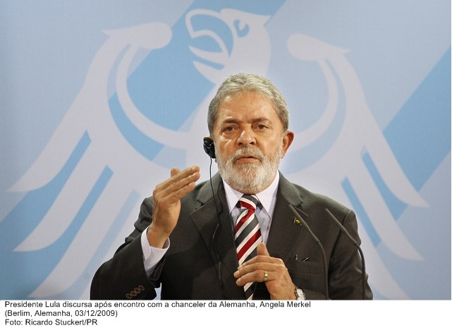 Presidente Lula discursa após encontro com a chanceler da Alemanha Angela Merkel.