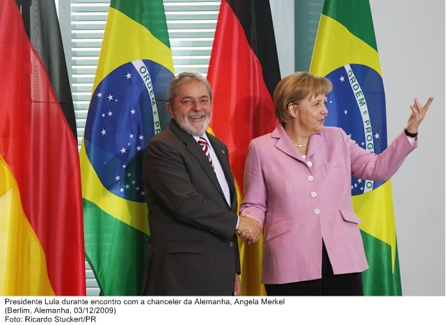 Presidente Lula durante encontro com a chanceler da Alemanha, Angela Merkel.