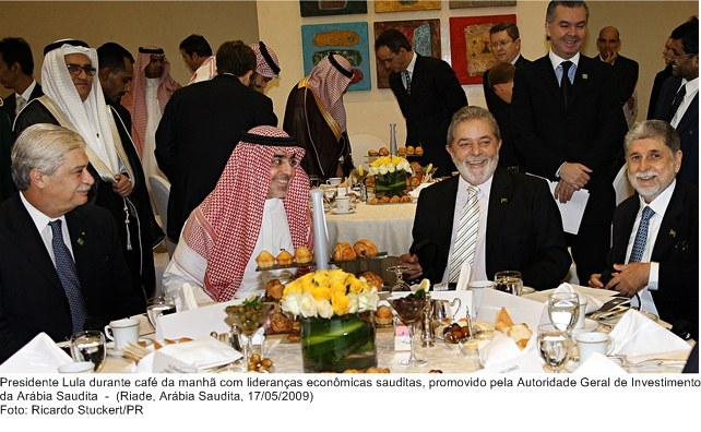 Presidente Lula durante café da manhã com lideranças econômias sauditas.