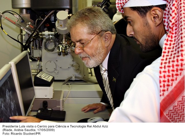Presidente Lula visita o Centro para  Ciência e Tecnologia Rei Abdul Aziz.